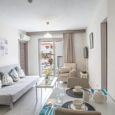 Apartment So8 *